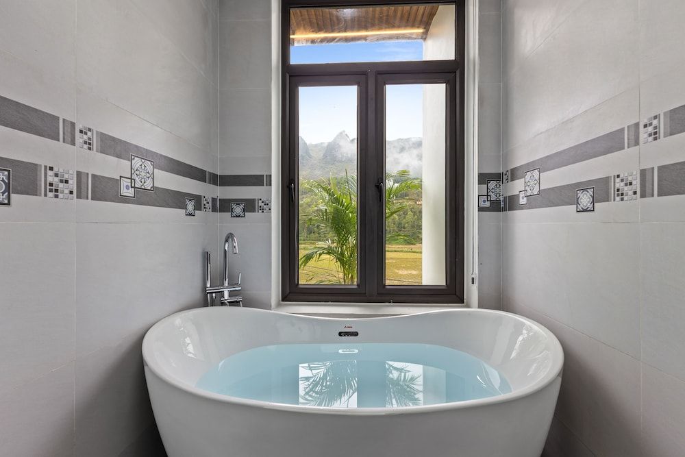 Ha Giang Hill Hotel Suite, Balcony, Mountain View 10