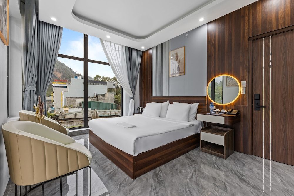 Ha Giang Hill Hotel Suite, Balcony, Mountain View 7