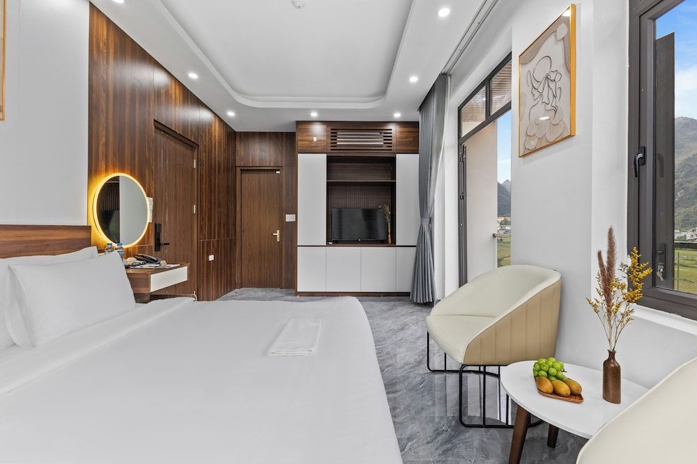 Ha Giang Hill Hotel Suite, Balcony, Mountain View 5