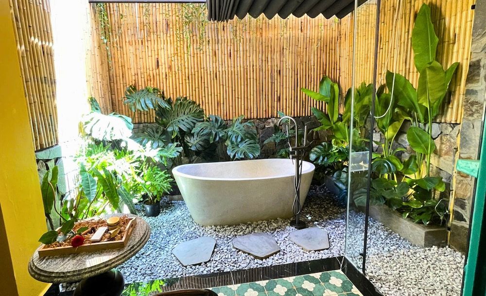 L'Heritage Riverside Hoi An Premium Double Room, 1 King Bed, Garden Area 10