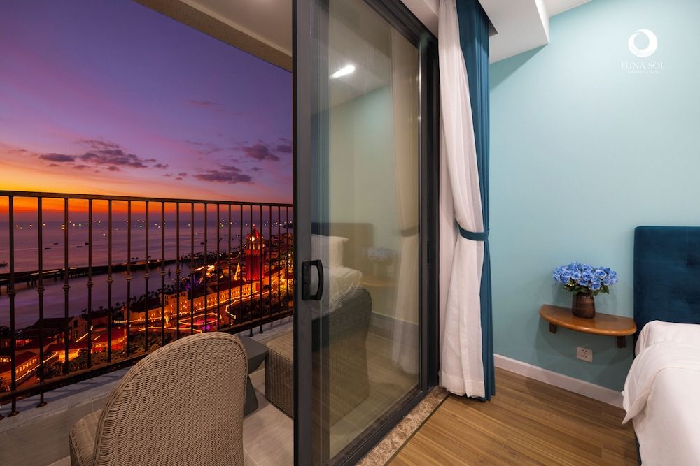 Skywave Apartment Firework Delight Studio, Balcony, Sea View 11