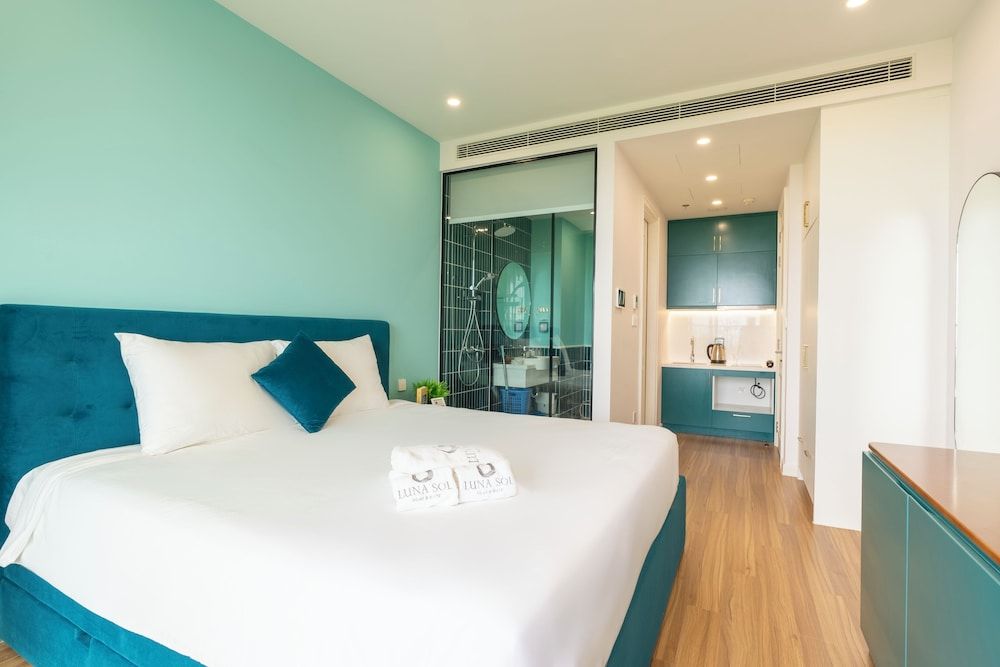 Skywave Apartment Firework Delight Deluxe Apartment, 2 Bedrooms, Balcony, Mountain View 9