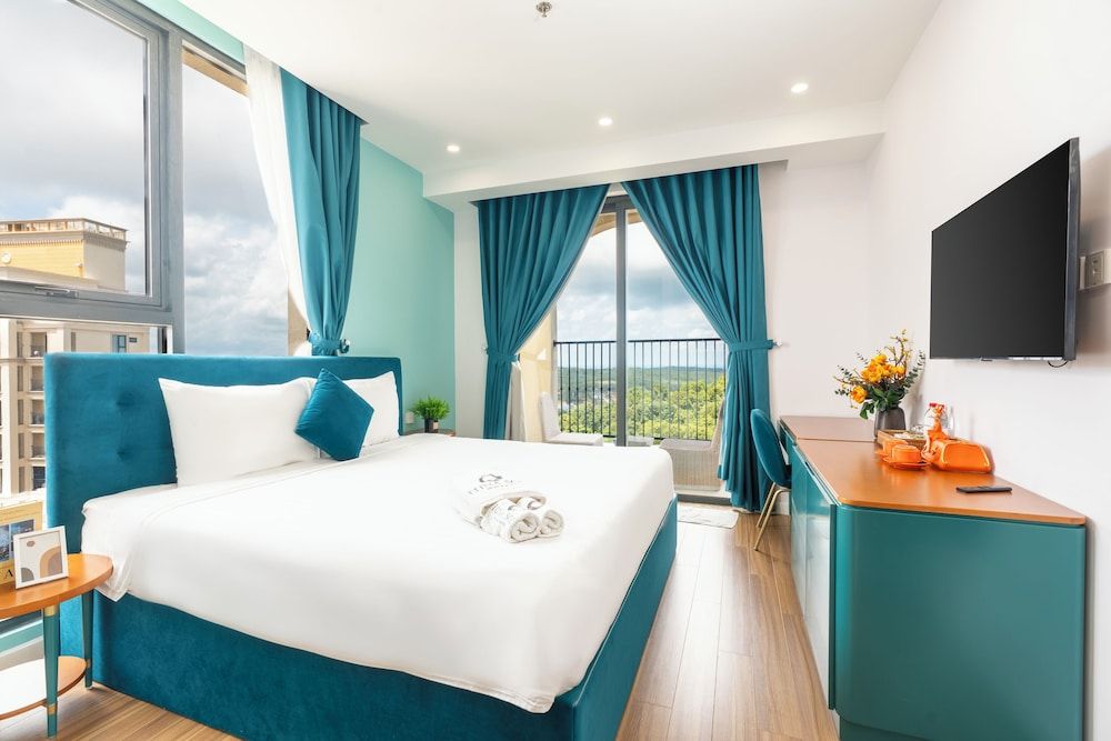 Skywave Apartment Firework Delight Deluxe Apartment, 2 Bedrooms, Balcony, Mountain View 11