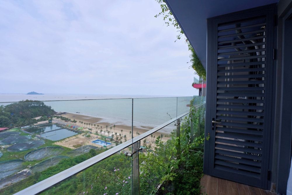 FLAMINGO HAI TIEN-SEA VIEW Deluxe Studio, Beach View 12