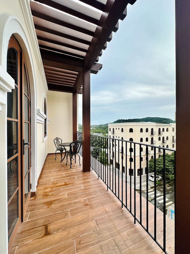 Momento Phu Quoc Hotel Deluxe Studio, Balcony, City View 6