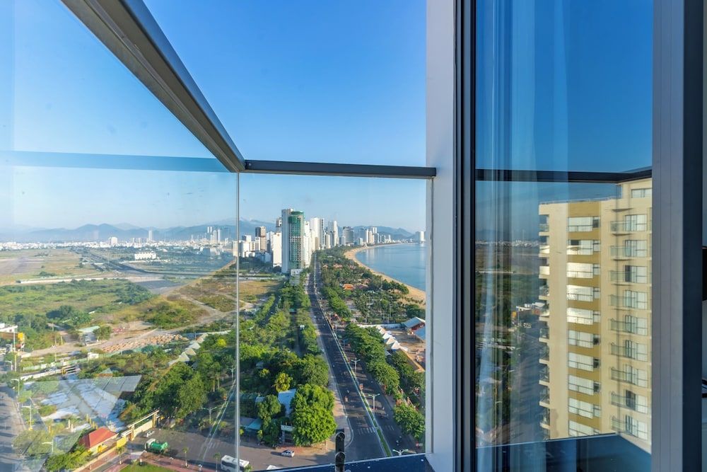 Deluxe Room, City View