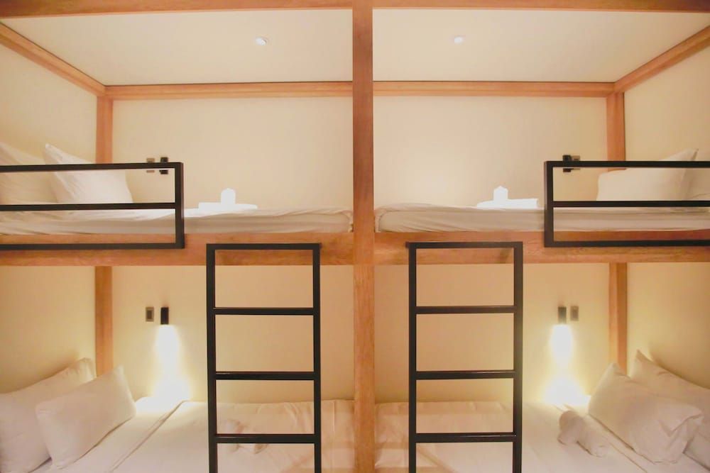 Basic Quadruple Room, Mountain View