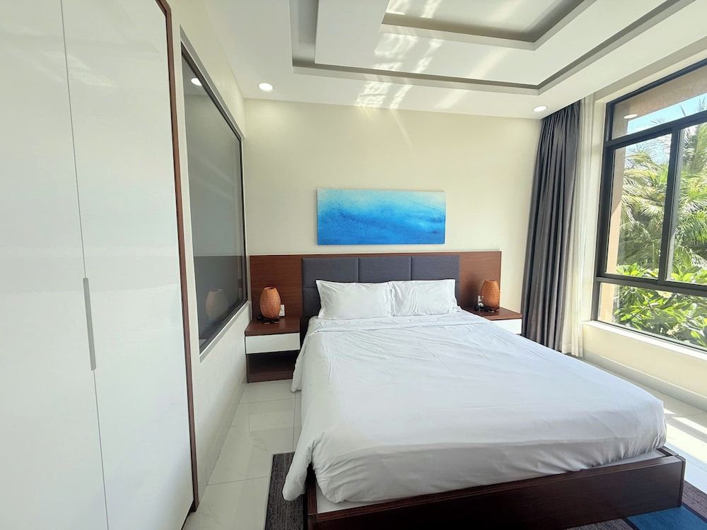 Deluxe Villa Beach Front Deluxe Villa, Beachside 5