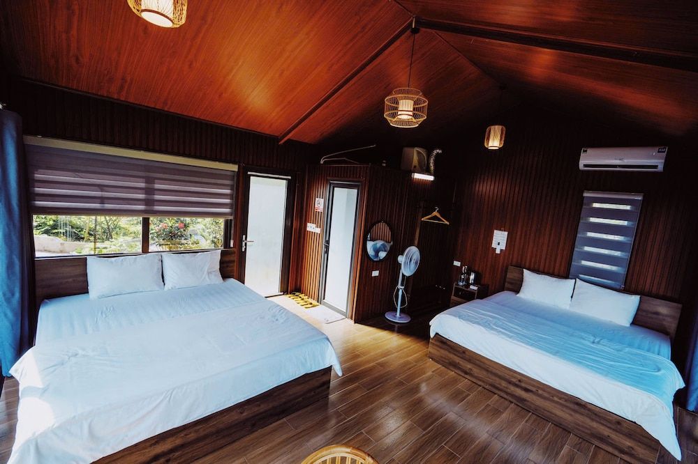 Hola Homestay Superior Quadruple Room, Multiple Beds, Private Bathroom, Garden View 2