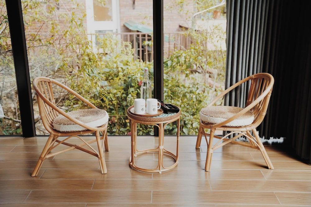 Hola Homestay Junior Bungalow, 1 King Bed, Private Bathroom, Garden View 4