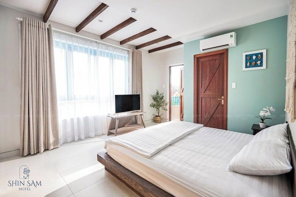 Deluxe Room, Balcony