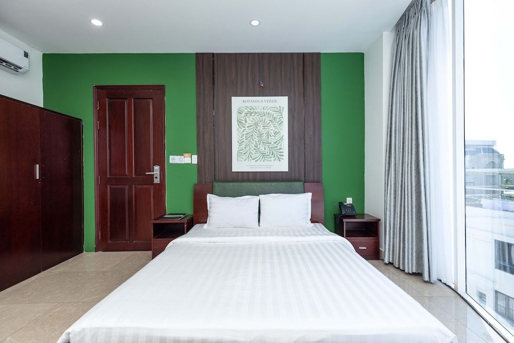 Superior Double Room, City View