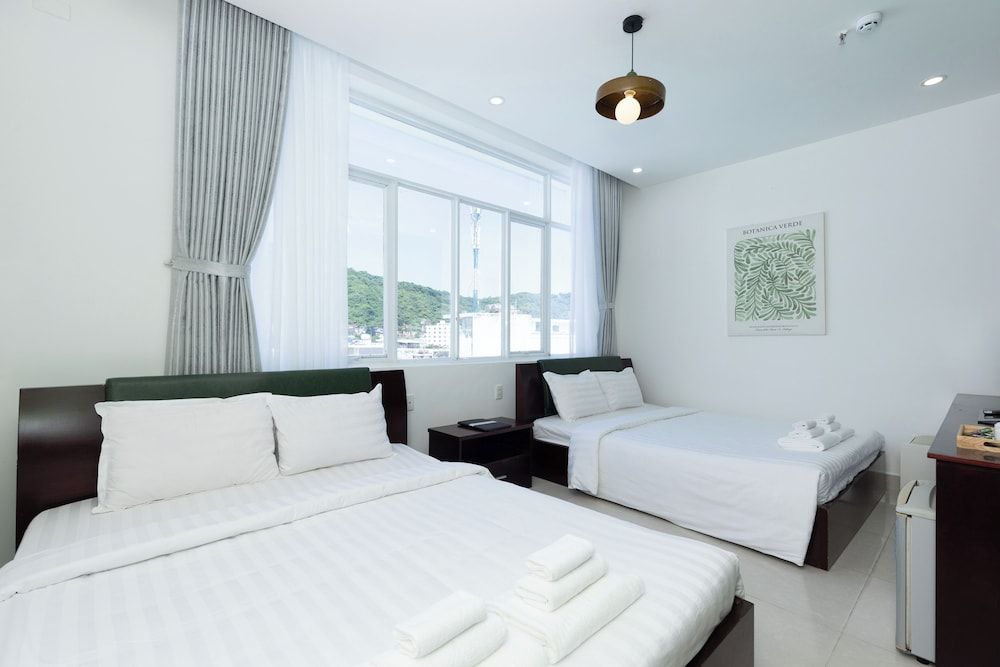 Family Room, City View