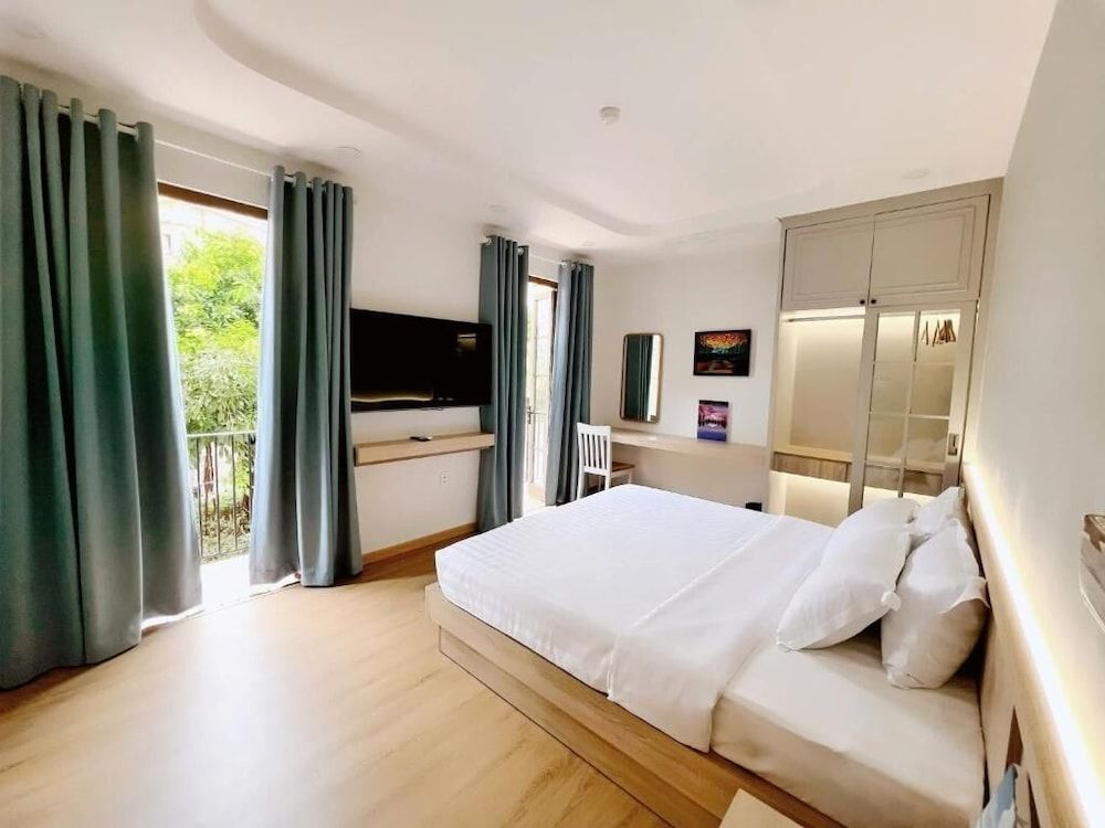 La Maison De Dino Hotels & Apartments Deluxe Room with Balcony 5