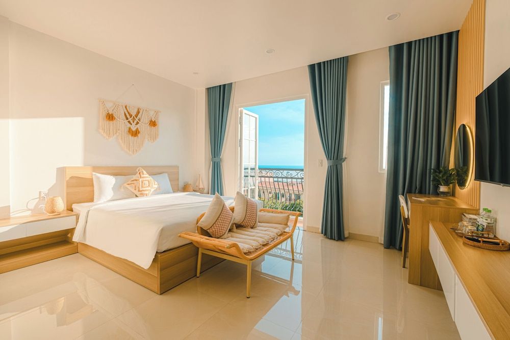 Rosy Hotel Deluxe Double Room, Balcony 3