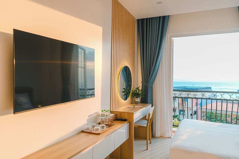 Rosy Hotel Family Quadruple Room, Balcony 5