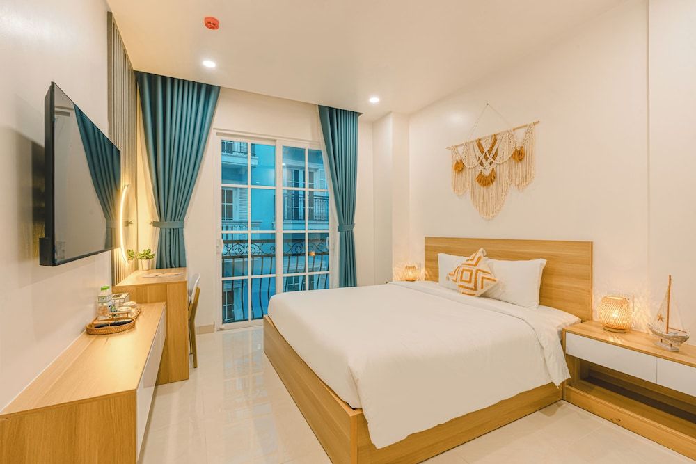 Rosy Hotel Deluxe Double Room, Courtyard View 2