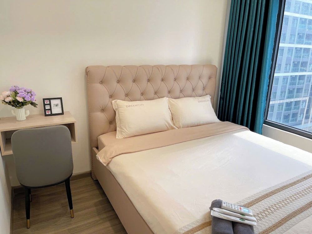 Luxury Apartment, 2 Bedrooms, Balcony, Pool View