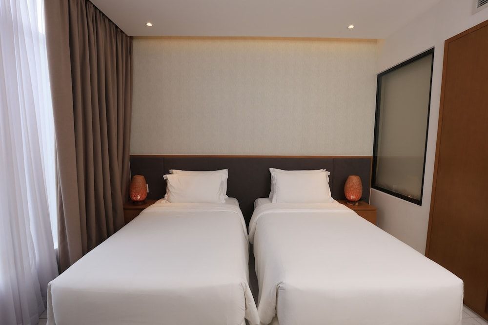 OCEAN BREEZE VILLA CAM RANH Deluxe Villa, Patio, Pool View 2