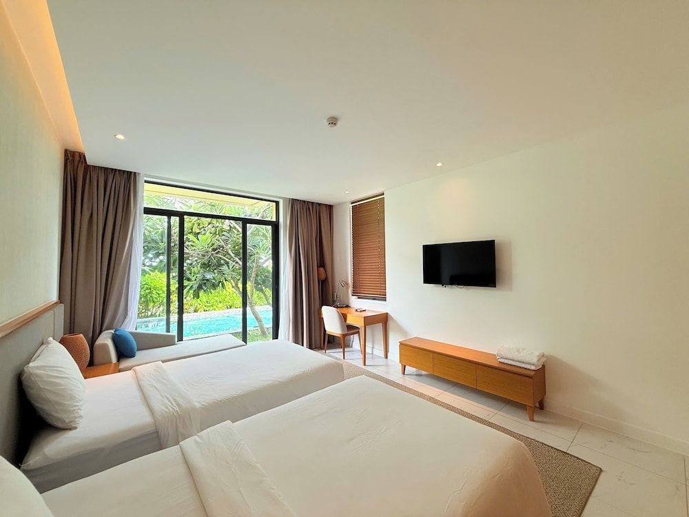 Luxury Villa Beach Front Luxury Villa, 3 Bedrooms, Private Pool, Sea Facing 7