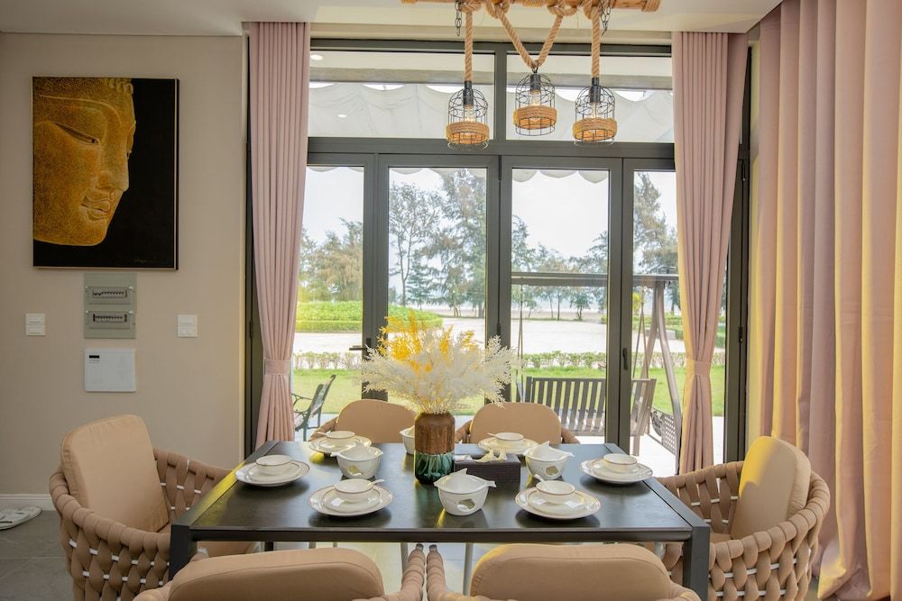 Solar LuxStay Villa - Long Beach