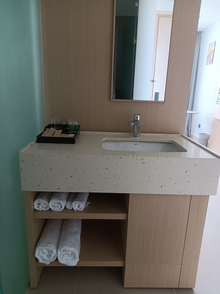 Oceanview The Arena Cam Ranh Apartment Family Suite, Partial Ocean View 10