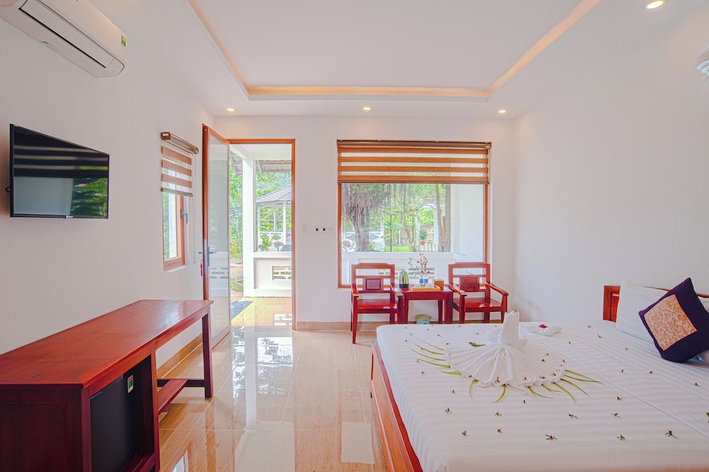 Flower Stream Bungalow (Double/Twin)