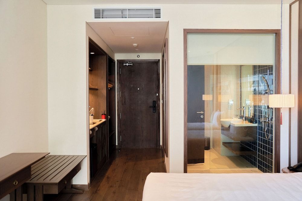 Deluxe Twin Room, Pool View
