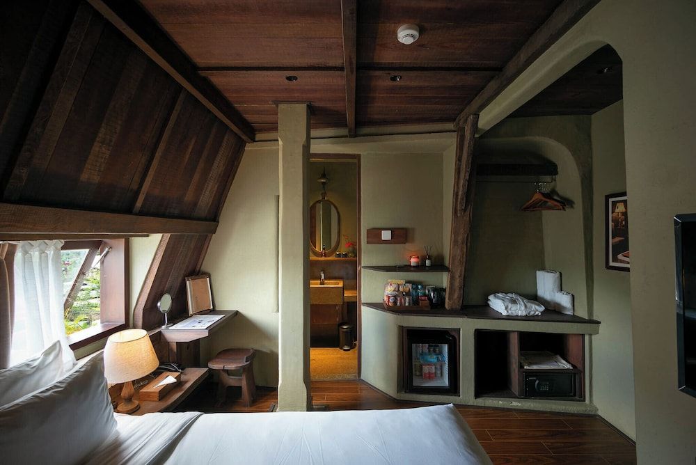 Attic Deluxe Room