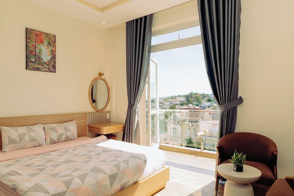 Deluxe Double Room, Balcony, Courtyard View