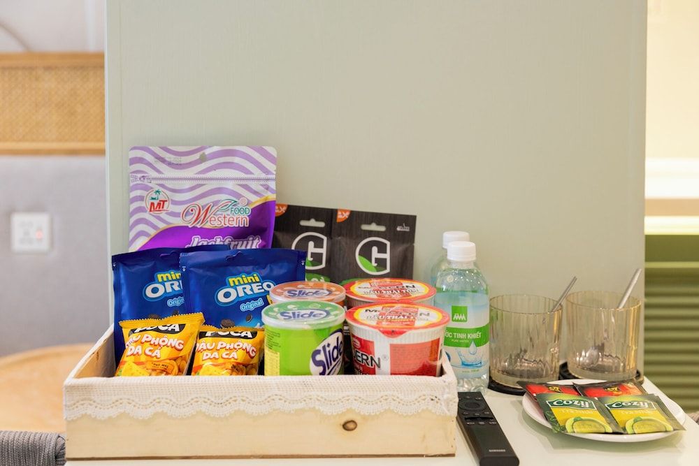 Lotus Home Cafe – Budget Design Double Room, 1 King Bed, City View 8