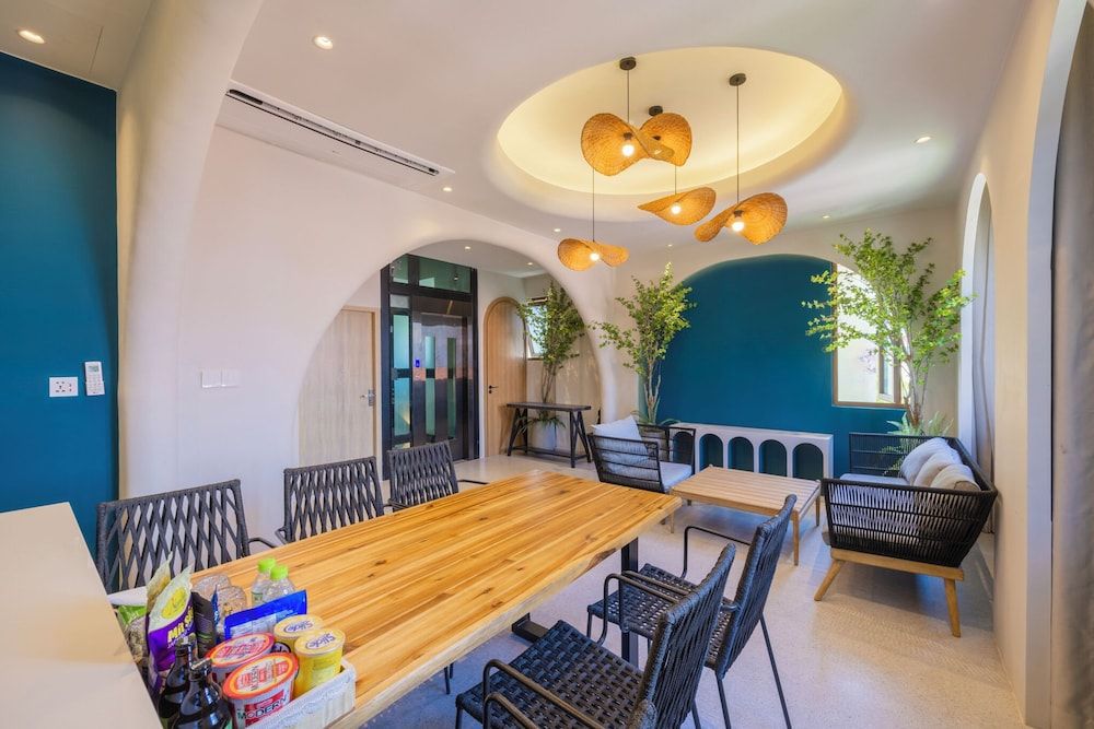 Lotus Home Cafe – Budget Design Studio Suite, Beach View 22