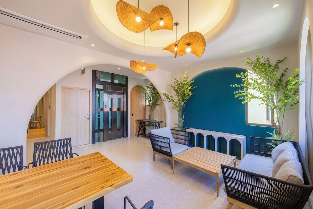 Lotus Home Cafe – Budget Design Studio Suite, Beach View 18