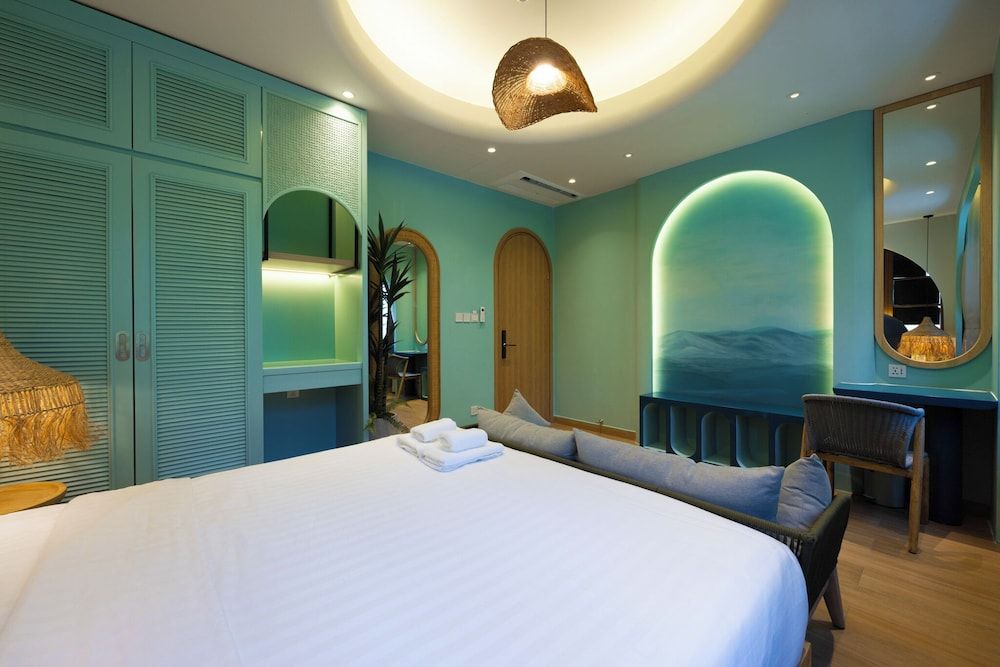 Lotus Home Cafe – Budget Design Studio Suite, Beach View 2