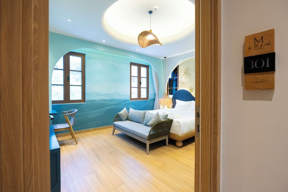 Lotus Home Cafe – Budget Design Studio Suite, Beach View 12