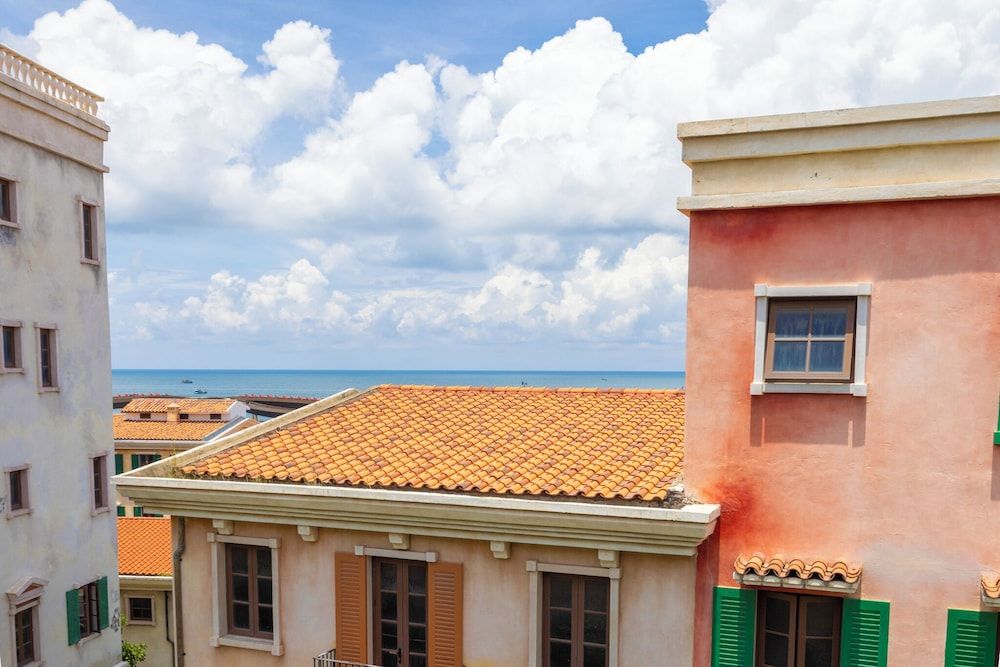 Lotus Home Cafe – Budget Design Studio Suite, Beach View 21