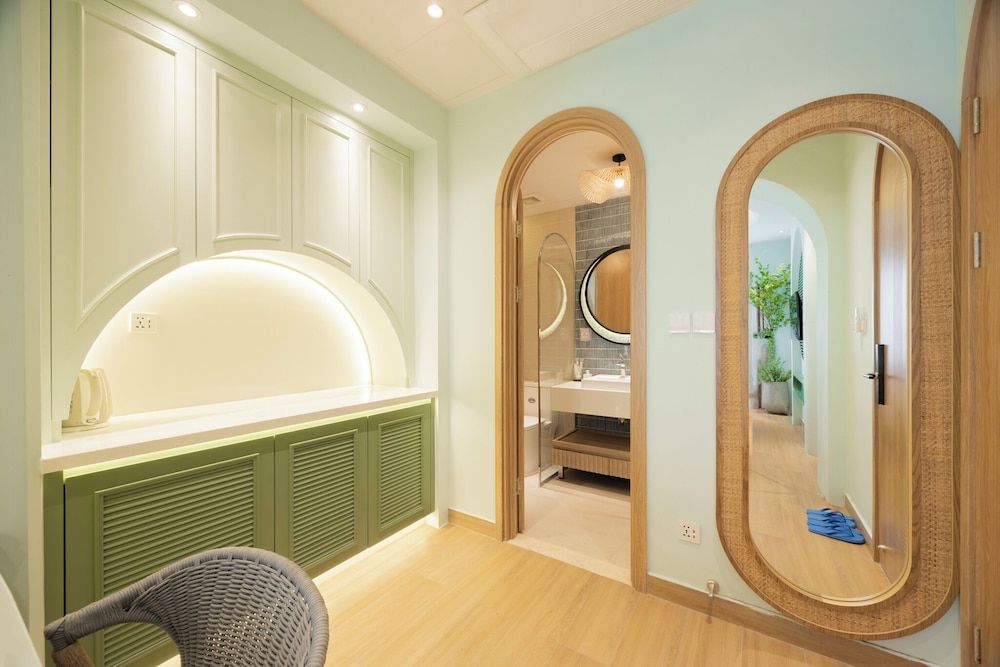 Lotus Home Cafe – Budget Design Double Room, 1 King Bed, City View 10