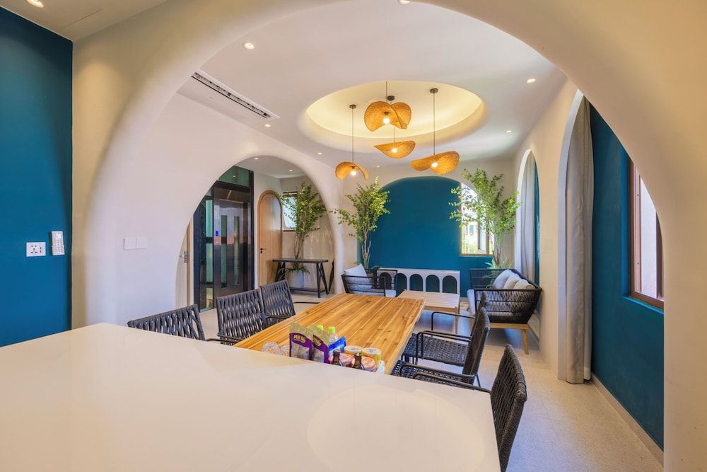 Lotus Home Cafe – Budget Design Studio Suite, Beach View 16