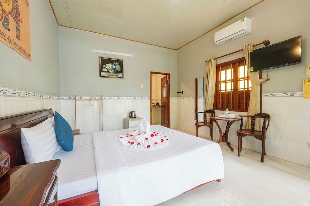 Green Bungalow Garden Resort Bungalow, Pool View 5