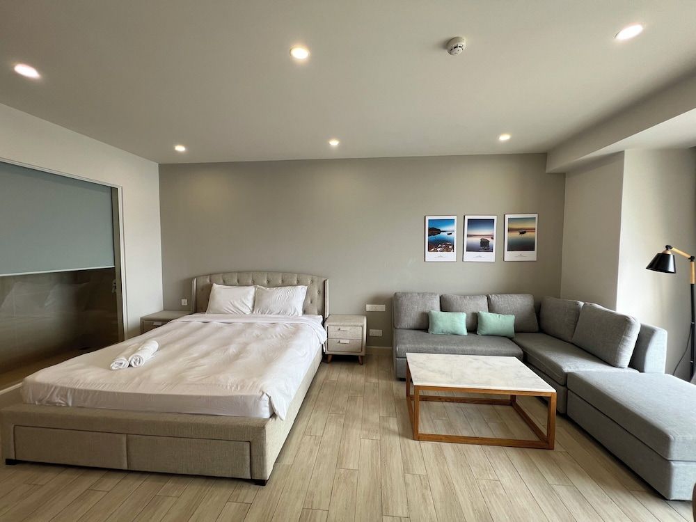 Deluxe Apartment, Balcony, Beach View