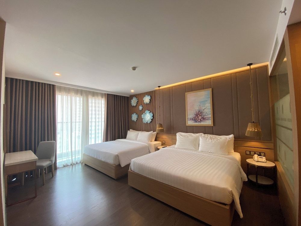 Family Room, Balcony