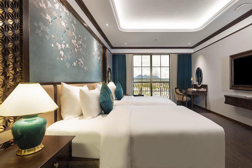 Best Western Premier Imperial Dalat Deluxe Room, 2 Twin Beds, Balcony, City View 2