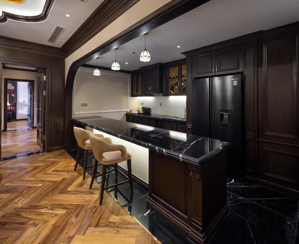 Best Western Premier Imperial Dalat Standard Room, 1 Queen Bed, Non Smoking, Balcony (Presidential) 4