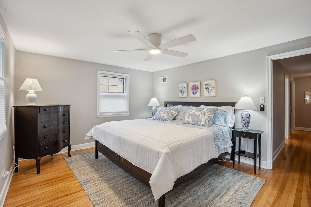 The Mckinley House 3 Bedroom Condo Condo, 3 Bedrooms 2