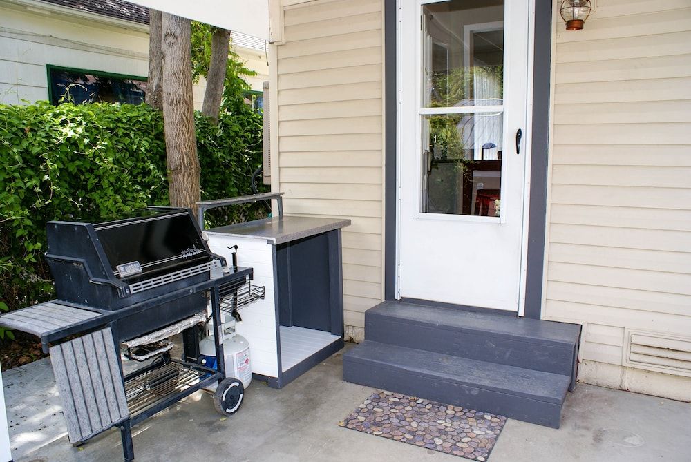 My Home Is Your Home 2 Bedroom Home House, 2 Bedrooms 42