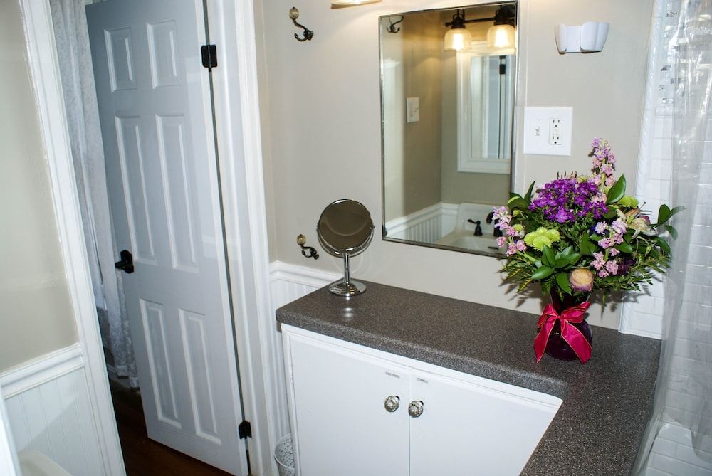 My Home Is Your Home 2 Bedroom Home House, 2 Bedrooms 18