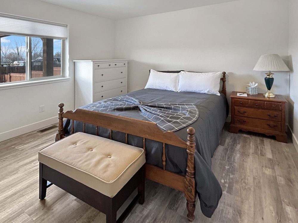 Bark And Bike Abode 3 Bedroom Home House, 3 Bedrooms 3