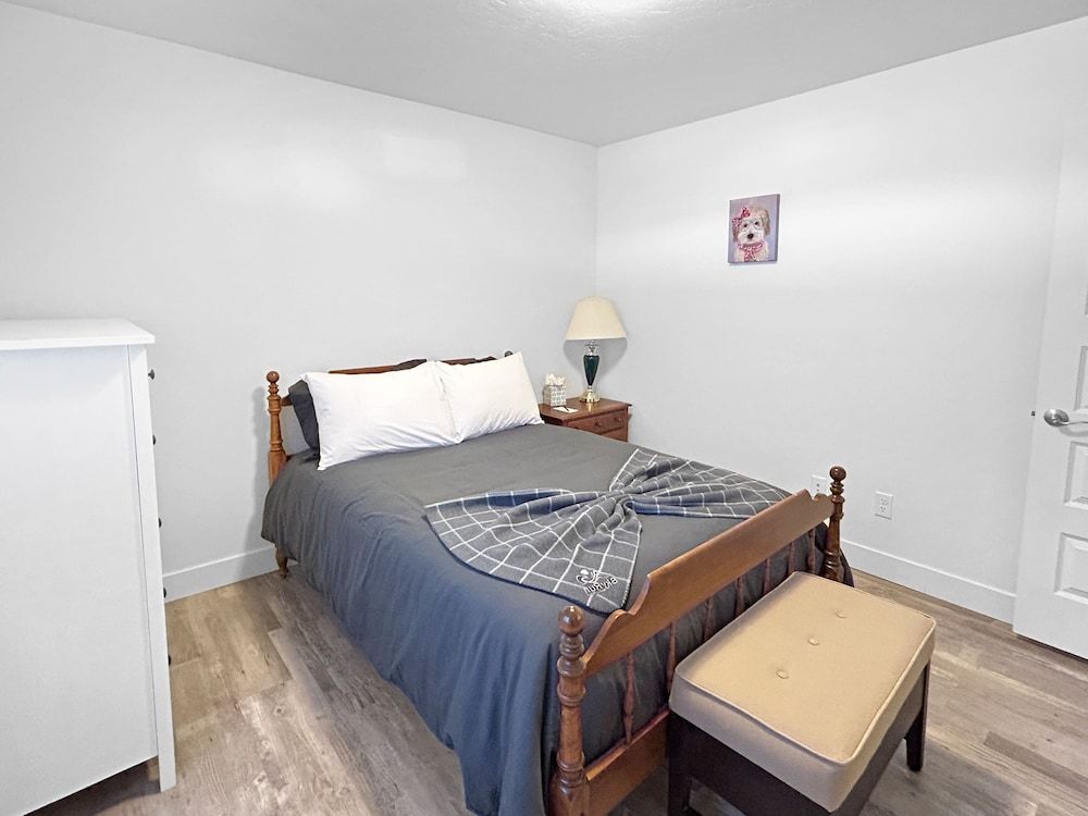 Bark And Bike Abode 3 Bedroom Home House, 3 Bedrooms 7