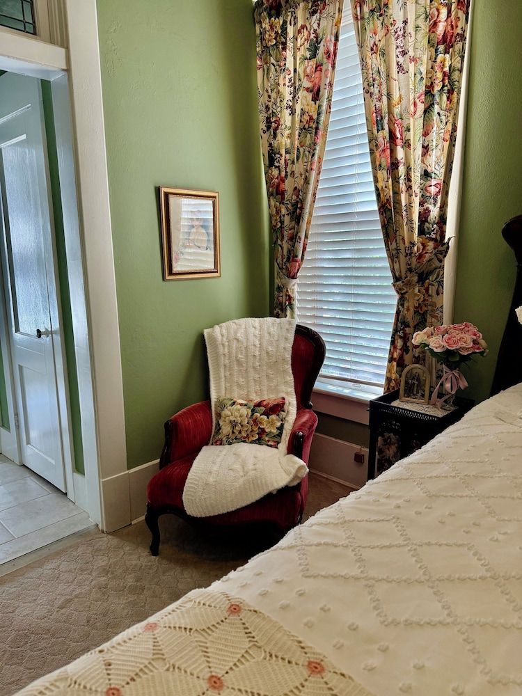 The Judge's Chambers Signature Room 2