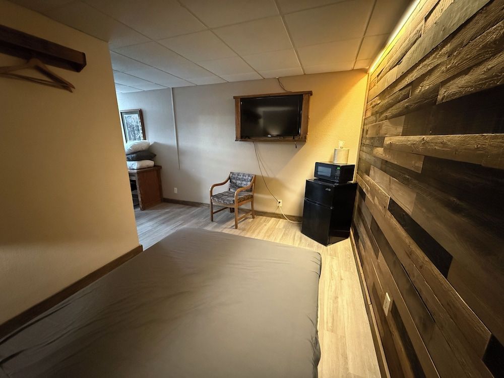 Hotel O Bel Aire Chamberlain SD I 90 Room, Non Smoking (2 Full Beds) 7